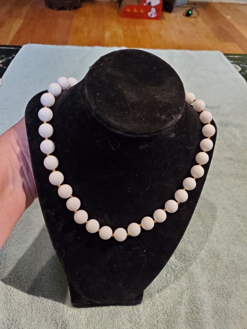 Women's necklace